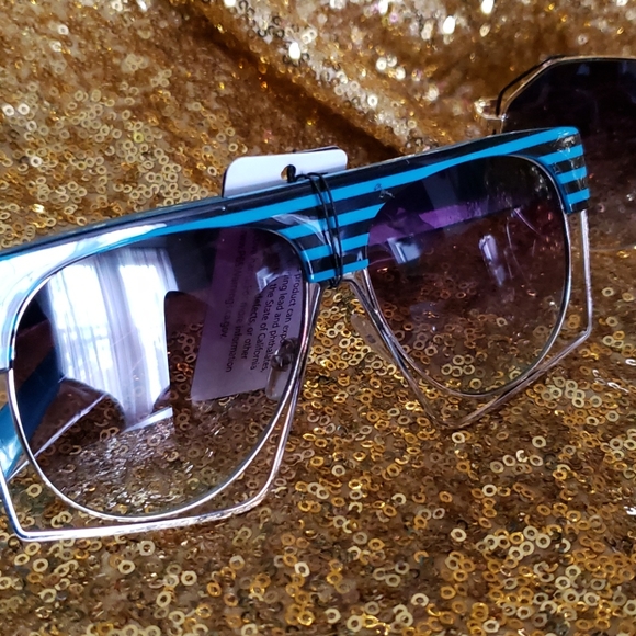 Sunglasses - Picture 5 of 6